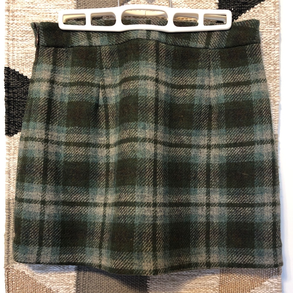 Banana Republic Factory wool miniskirt